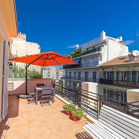 Open Sky Terrace Downtown Apartment