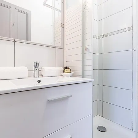 Open Sky Terrace Downtown *