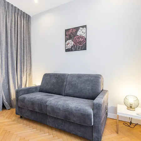 Open Sky Terrace Downtown *