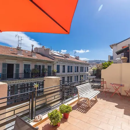 Open Sky Terrace Downtown * Nice