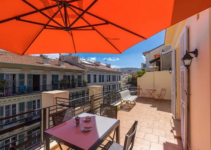 Open Sky Terrace Downtown *