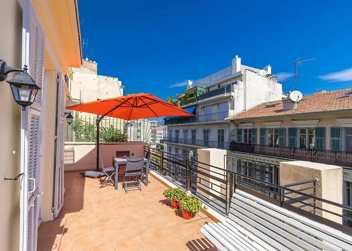 Open Sky Terrace Downtown Apartman