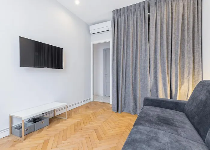 Open Sky Terrace Downtown Apartman