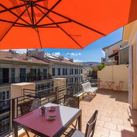 Open Sky Terrace Downtown *