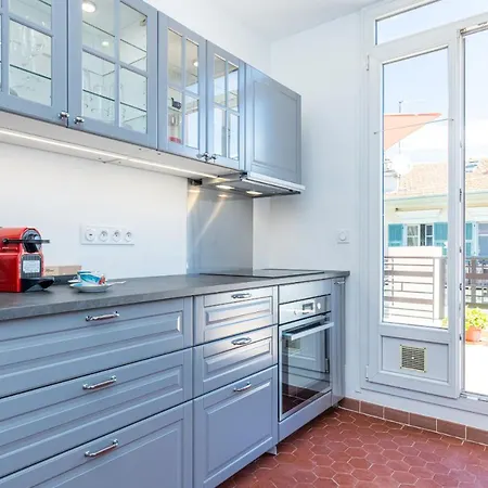 Open Sky Terrace Downtown *